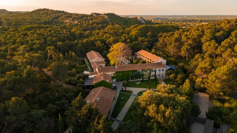 Domaine de Manville: A Warm Provençal Welcome with Exquisite Style